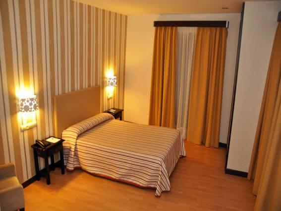 Hotel San Marcos Badajoz Oda fotoğraf